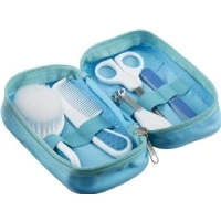 Abbildung von AKUKU Baby Pflegeset für neugeborene Jungen ab 0 Monate blau 5 teilig Pflegeartikel Gesundheits Set Nagel Schere Knipser Nagelfeile Papier Kamm und Bürste Erstausstattung Haare Milchschorf