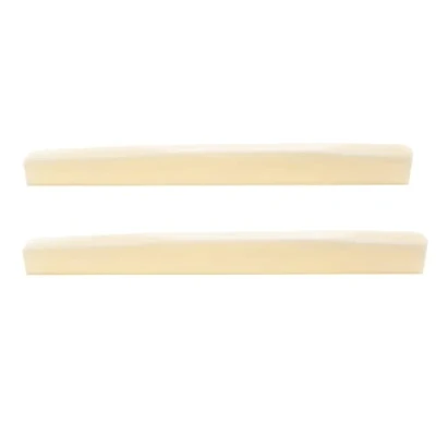 Abbildung von Musiclily Pro 73,66mm Kompensierte Akustikgitarre Knochen Stegeinlage für 6 saitige Martin Style, Elfenbein (2 Stück)