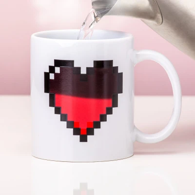 Abbildung von Wärmeempfindliche Tasse Pixelherz