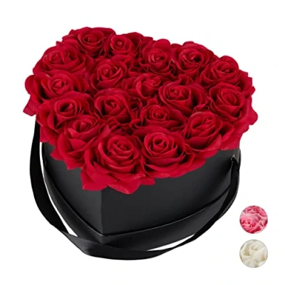 Abbildung von Relaxdays Rosenbox Herz, 18 Rosen, stabile Flowerbox schwarz, 10 Jahre haltbar, Geschenkidee, dekorative Blumenbox, rot, 13 x 21 19 cm