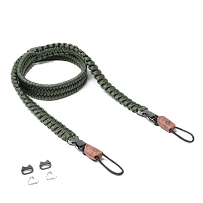 Abbildung von C Rope Kameragurt THE TRAVELER handgeflochten aus Paracord, Schultergurt mit Schnellverschluss, 100cm, Oliv
