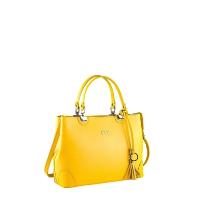 Abbildung von COLLEZIONE ALESSANDRO Schultertasche &quot;Mademoiselle&quot;, hochwertiges Rindsleder mit Quaste und Anhänger