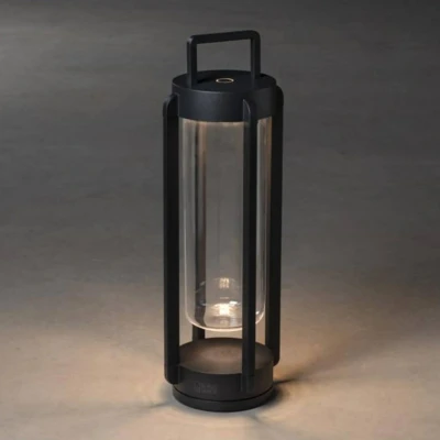 Abbildung von Konstsmide LED Designer Laterne Otranto schwarz Indoor/Outdoor Aluminum/Glas 2 Lichtfarben dimmbar Akkulaufzeit bis zu 20h 7823 750, 15 cm (L)/15 (B)/44 (H)