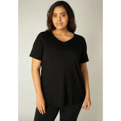 Abbildung von Base Level Curvy T Shirt &quot;Alba&quot;, Weich fließende, formstabile Qualität