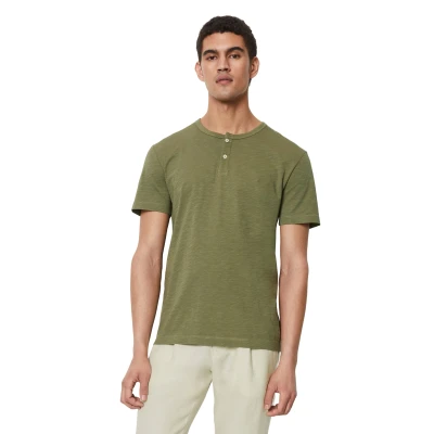 Abbildung von Marc O&#039;Polo Henley Regular Tshirt basic, Herren, Größe: Medium, Olive