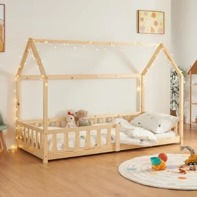 Abbildung von [en.casa] Kinderbett Hesel Hausbett Holzoptik 90 x 200 cm mit Rausfallschutz und Lattenrost Bodenbett Jugendbett Holzbett