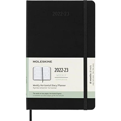 Abbildung von Moleskine Horizontaler Wochenplaner, Pocket Terminplaner 18 Monate 2022/2023, Wochenkalender mit Festem Einband und Gummibandverschluss, Maß Large 13 x 21 cm, Farbe: Schwarz