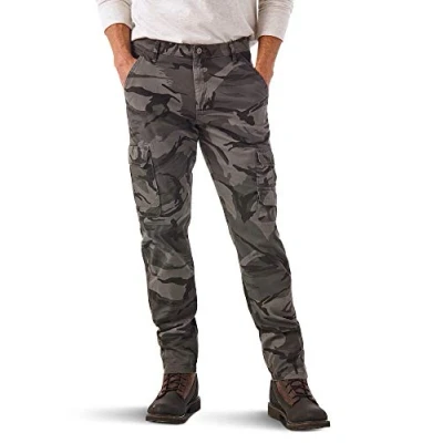 Abbildung von Wrangler Authentics Herren Regular Tapered Cargo Pant Hose, grau, 30W / 30L