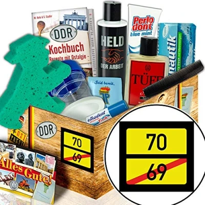 Abbildung von Lustiges Geschenk zum 70. / Männer Pflegeset DDR/Ortsschild 70