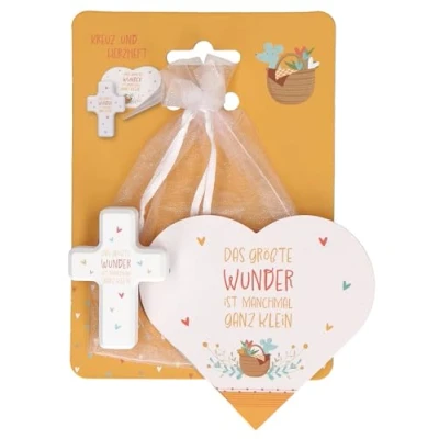 Abbildung von Das größte Wunder ist manchmal ganz klein: Holzkreuz mit Geschenkheft in Herzform