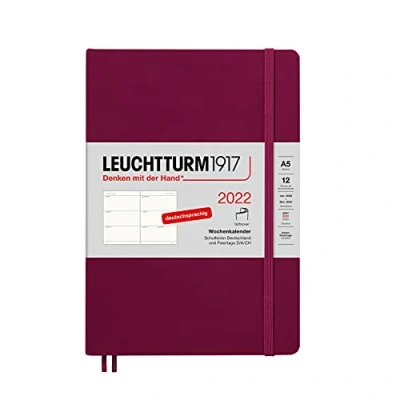 Abbildung von LEUCHTTURM1917 363607 Wochenkalender 2022 Softcover Medium (A5), 12 Monate, Port Red, Deutsch