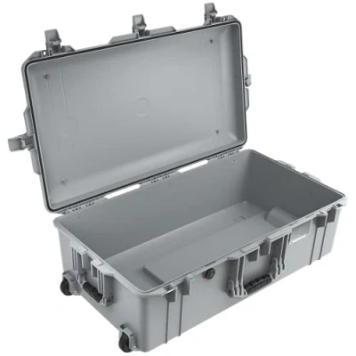 Abbildung von PELI 1615 Air Leichter Wasserdichter Koffer mit Rollen für Kamera Equipment, Wasser und Staubdicht, 71L Volumen, Ohne Schaumstoffeinlage, Farbe: Silber