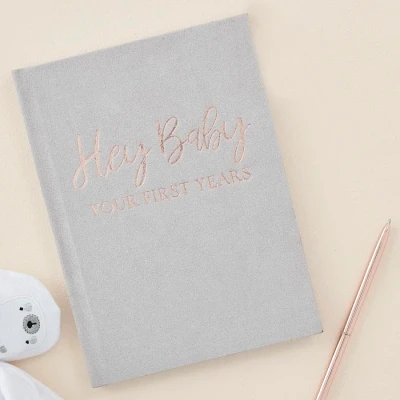 Abbildung von Ginger Ray Shower Grey and Rose Gold Baby Tagebuch mit festem Einband aus Veloursleder