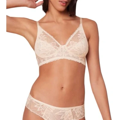 Abbildung von Triumph Damen Amourette Charm Delight N Bra, Fresh Powder, 70B