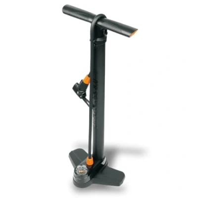 Abbildung von SKS GERMANY AIR X PRESS 8.0 Standpumpe (Luftpumpe mit MULTI VALVE Ventilkopf in modernem Design, präzise Druckkontrolle, sicherer Halt und angenehme Haptik, Druck max.: 8 bar/115 PSI), schwarz Höhe: 600 mm