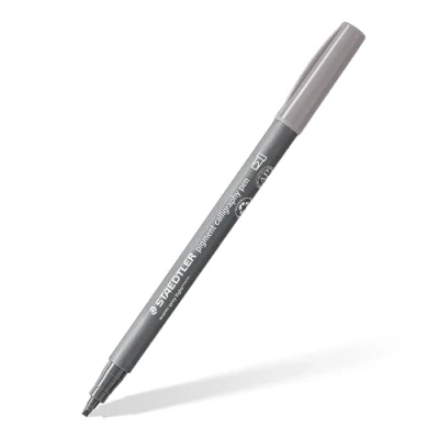 Abbildung von 10 x Staedtler Pigment calligraphy pen warmgrau hell