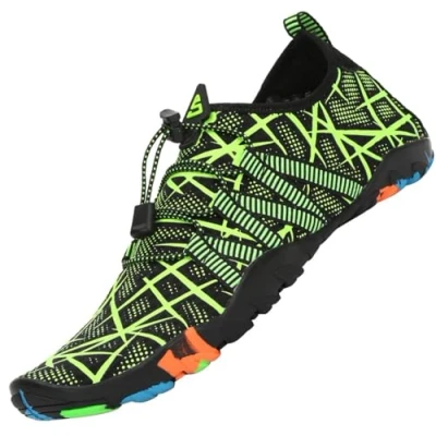 Abbildung von SAGUARO Badeschuhe Damen Herren Wasserschuhe Schwimmschuhe Schnelltrocken Aquaschuhe Strandschuhe Leicht Neoprenschuhe Surfschuhe rutschfeste Tauchschuhe Wassersportschuhe Schwarz Grün Gr.45 EU