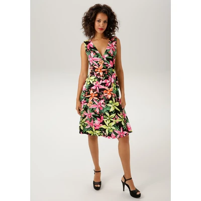 Abbildung von Aniston CASUAL Sommerkleid, mit farbenfrohem, großflächigem Blumendruck jedes Teil ein Unikat