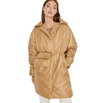 Abbildung von Trendyol Damen Oversize Puffer Plain Webstoff Winterjacke Coat, Camel, s