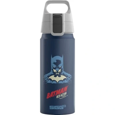 Abbildung von SIGG Alu Trinkflasche Kinder WMB ONE Batman Into Action Blue Für Kohlensäurehaltige Getränke Geeignet Auslaufsicher Federleicht BPA frei Klimaneutral Zertifiziert BLau 0,6L