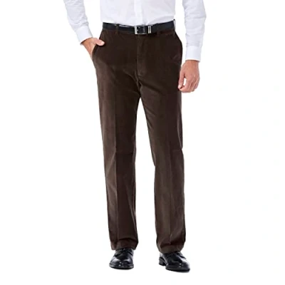 Abbildung von Haggar Herren 21 Wale Stretch Cord, Dehnbare Taille, klassische Passform, einfarbige Vorderhose Braun 42W / 30L