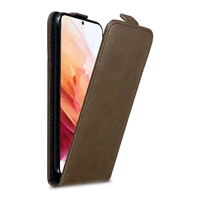 Abbildung von Cadorabo Hülle kompatibel mit Samsung Galaxy S21 5G Flip Design aus Premium Kunst Leder Klappbare Stoßfeste Magnetische Cover für Tasche in Braun