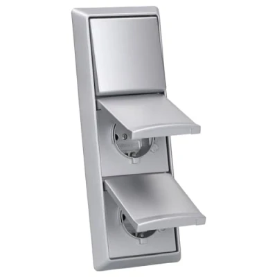 Abbildung von Busch Jaeger Allwetter 44 Set: 2x SCHUKO Steckdose mit Klappdeckel 20 EUGK 33 101 + Wippschalter Einsatz 2000/6 US Wippe 2106 3 fach Rahmen 2103 33, Alusilber UP