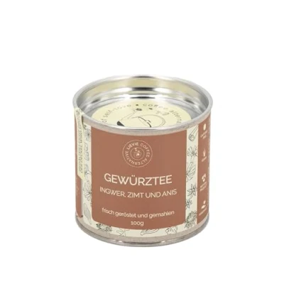 Abbildung von Gewürztee von LIEVIE aus gerösteten Löwenzahnwurzeln, Zichorie, Ingwer, Zimt, Anis, schwarzer Pfeffer, Kurkuma, Bourbon Vanille und Kardamon. Die reichhaltige koffeinfreie Kaffeealternative 100g.