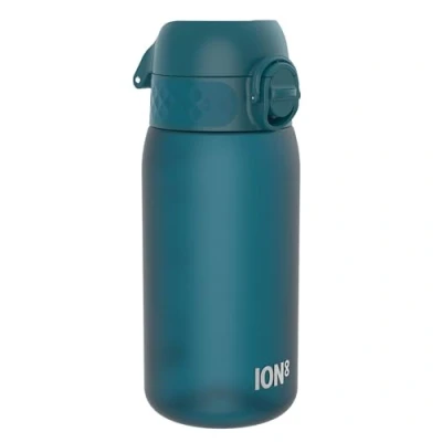 Abbildung von Ion8 Kinder Trinkflasche, 350ml, Auslaufsicher, Einhandöffnung, Sichere Verriegelung, Spülmaschinenfest, BPA frei, Tragegriff, Klappdeckel, Leicht zu Reinigen, Klimaneutral, Dunkles Blaugrün