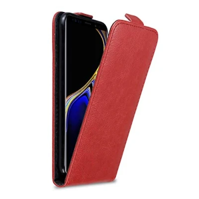 Abbildung von Cadorabo Hülle kompatibel mit Samsung Galaxy Note 9 Flip Design aus Premium Kunst Leder Klappbare Stoßfeste Magnetische Cover für Tasche in Rot