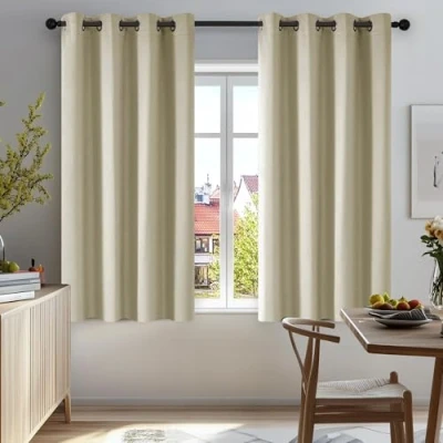 Abbildung von Deconovo Verdunkelungsvorhang Gardinen mit Ösen Blickdichte Vorhang Kälteschutz Schlafzimmer 2er Set, Blackout Curtain einfarbig Thermo Verdunkelung Wärmeisolierend