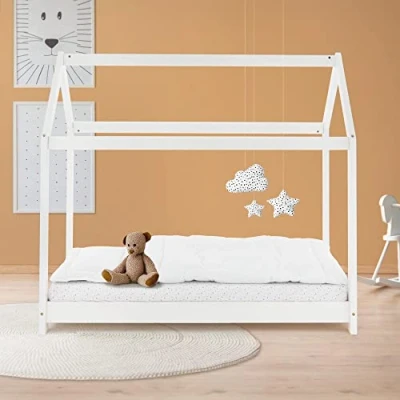 Abbildung von ML DESIGN Kinderbett Hausbett mit Dach und Lattenrost aus massivem Kiefernholz, Bett 70x140cm Weiß Matratze 10cm Spielbett Kiefernholz