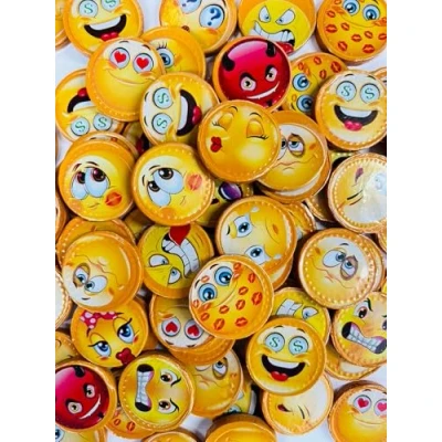 Abbildung von OYOY Emoji Schokolade Set mit 255g Smiley Schokotaler I ca. 39 Schokoladentaler aus Milchschokolade Gastgeschenke Mitgebsel Kindergeburtstag