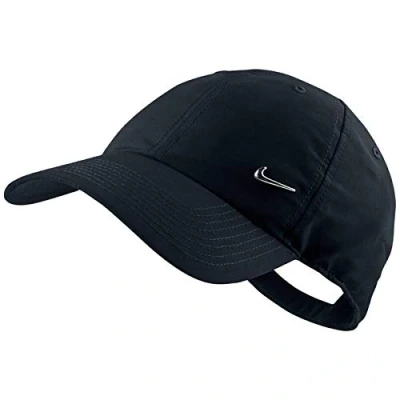 Abbildung von Nike Cap Metal Swoosh Logo, Schwarz/Metallic Silver, One Size, 340225
