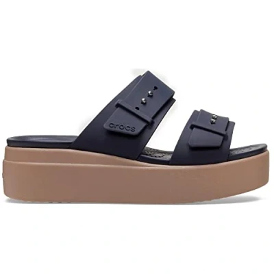 Abbildung von Crocs Damen Brooklyn Buckle Low Wedge Sandal, Deep Navy, 37/38 EU
