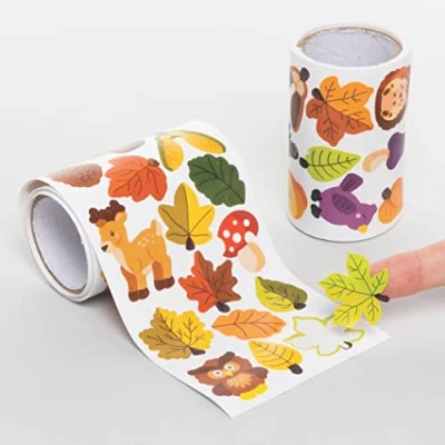 Abbildung von Baker Ross FE631 Herbst Aufkleber auf der Rolle im Vorteilspack, 600 Stück, Kinder Aufkleber, ideal für Kinder, Kunst und Bastelprojekte, Karten Scrapbooking
