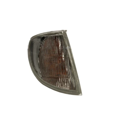 Abbildung von VAN WEZEL 4323906 Blinker weiß vorne rechts mit Lampenträger RENAULT: Megane 1, 1 Classic, Scenic