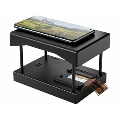 Abbildung von Somikon Smartphone Diascanner: Mobiler Scanner für 35 mm Dias und Negative, mit LED Beleuchtung, App (Foto Negativ Scanner, Filmstreifen Dia)