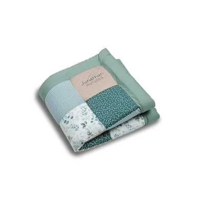 Abbildung von ULLENBOOM Krabbeldecke für Baby mit Personalisierung, 100% OEKO TEX Materialien, Eukalyptus 100x100 cm Babydecke Namen und Datum, ideal als Spieldecke personalisiertes Geschenk zur Geburt