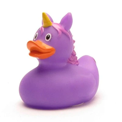 Abbildung von Quietscheente Einhorn lila I Badeente L: 7,5 cm inkl. Badeenten Schlüsselanhänger im Set