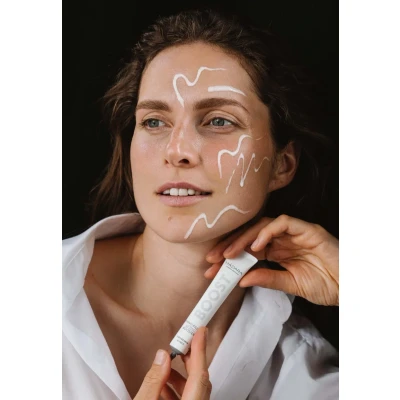 Abbildung von MÁDARA Boost Aminofill 3D Lifting Booster Antiaging, Größe: 25 ml,