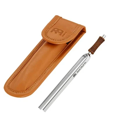 Abbildung von Sonic Energy personalisierbare Stimmgabel Erde/Om 136,10 Hz / C3# Für Meditation, Therapie, Zuhause Inkl. Baumwolltasche und Kunstlederetui (TF E CUST)