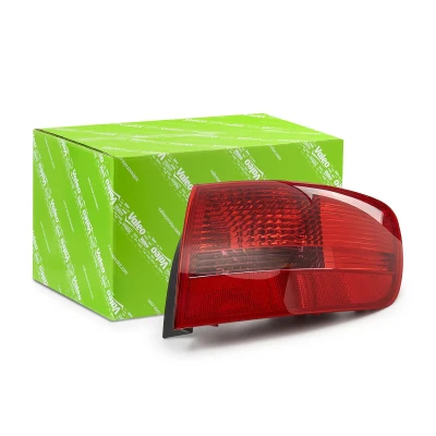 Abbildung von VALEO 043326 Rückleuchte ORIGINAL Teil rechts äusserer mit Glühlampen Lampenträger AUDI: A6 C6 Avant, Allroad