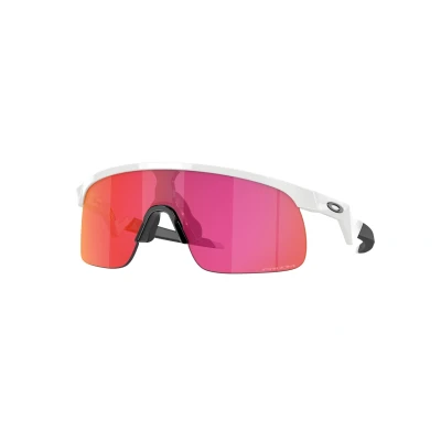 Abbildung von Oakley Kind OJ9010 RESISTOR 901004 Gläser SONNENBRILLEN O_matter Weiß Violett Maske Normal Prizm