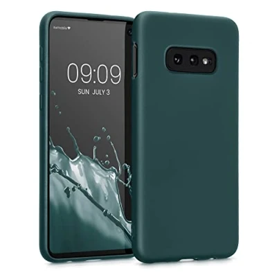 Abbildung von kwmobile Case kompatibel mit Samsung Galaxy S10e Hülle Schutzhülle aus Silikon metallisch schimmernd Handyhülle Metallic Petrol