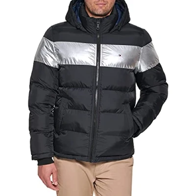 Abbildung von Tommy Hilfiger Herren Down Alternative Hooded Puffer Jacket (Standard and Big &amp; Tall) Daunenalternativer Mantel, Schwarz silberfarbene Streifen, S