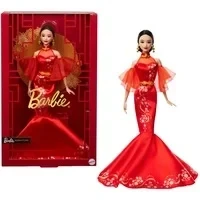 Abbildung von Barbie Signature Lunar New Year mit Qipao und goldenen Accessories, Puppe