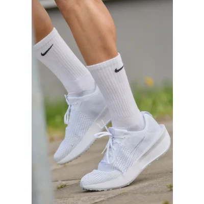 Abbildung von Nike Performance Interact RUN Laufschuh Trail, Herren, Größe: 40.5, White/pure platinum/wolf grey Schuhe