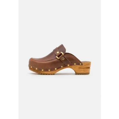 Abbildung von Sanita Lillen offener Clog Original handgemacht Leder Holzclogs für Damen Nachhaltige Sohle Braun 39 EU