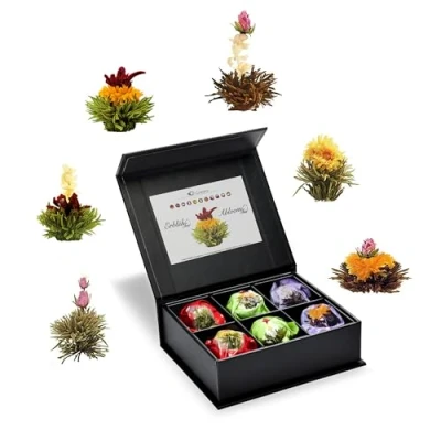 Abbildung von Creano 6 Teeblumen Geschenkbox weißer, schwarzer &amp; grüner Tee in edler Magnetbox mit Silberprägung verschiedene Sorten Geschenk zu Weihnachten